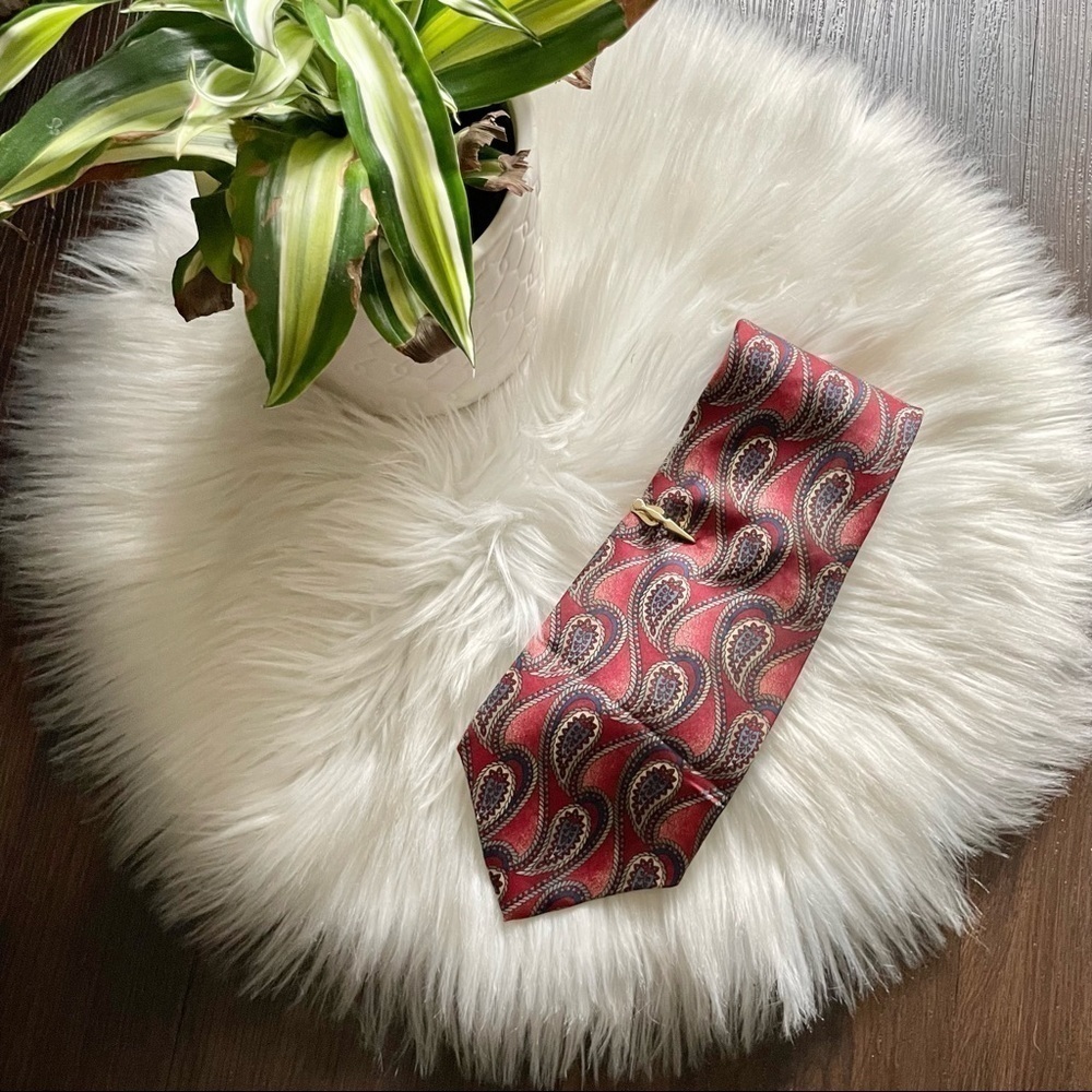 Henry Grethel Paisley Silk Tie with tie clip